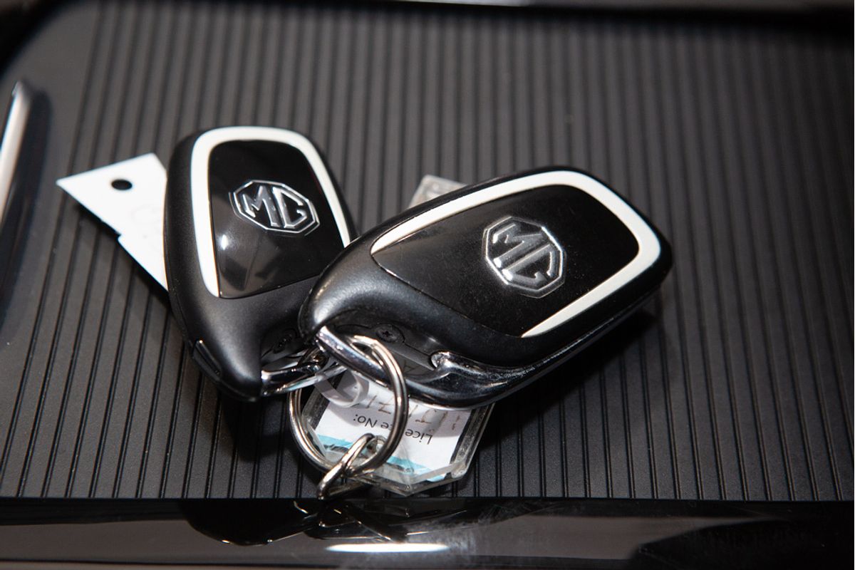 2024 MG HS Vibe SAS23