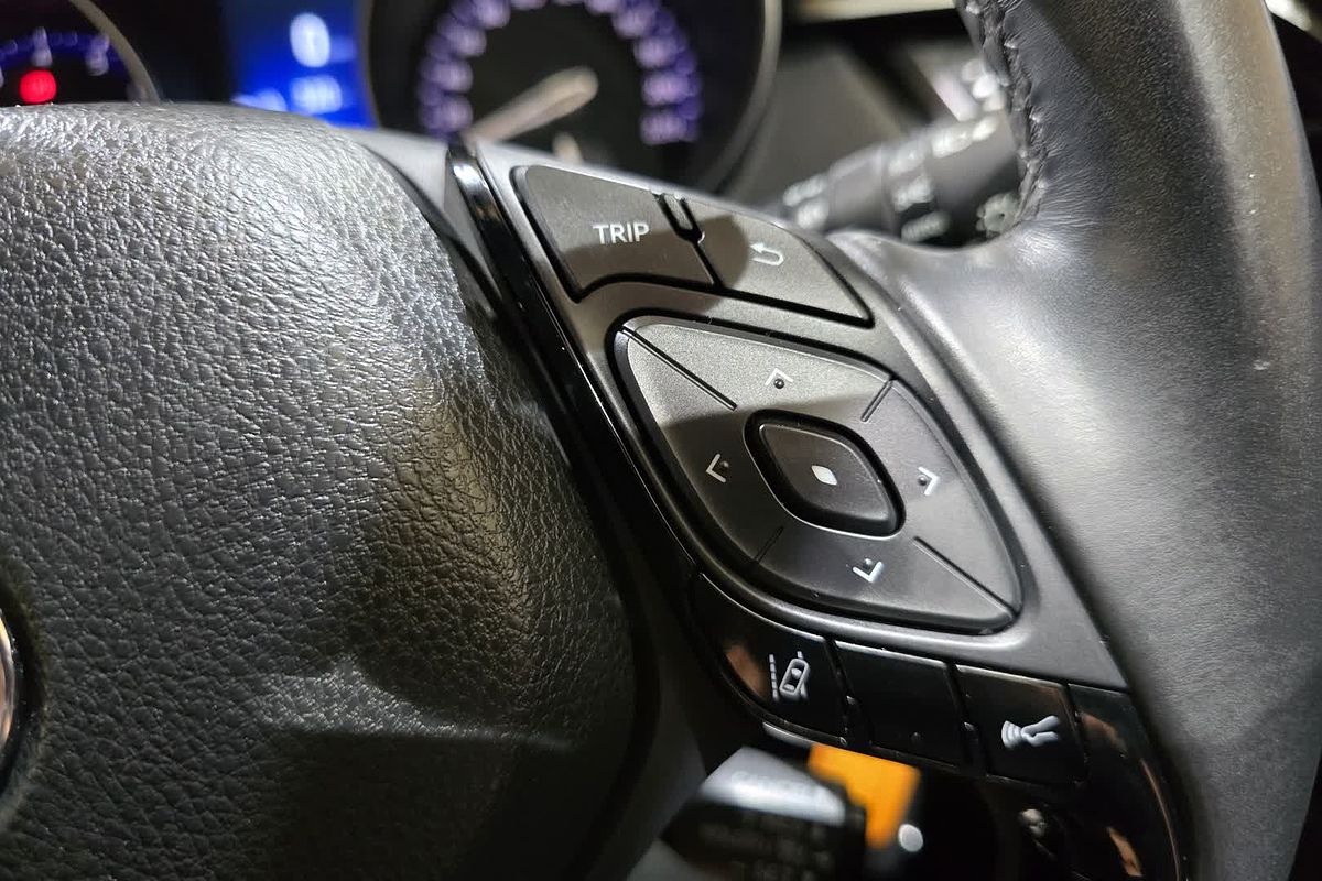 2017 Toyota C-HR NGX10R