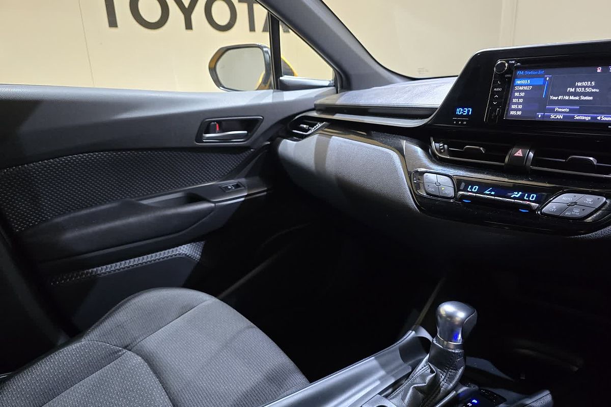 2017 Toyota C-HR NGX10R