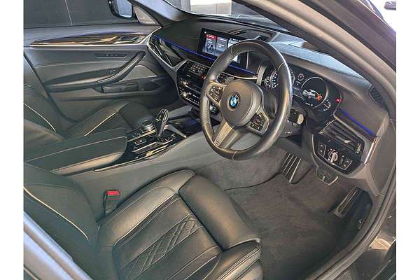 2017 BMW 5 Series 540i M Sport G30