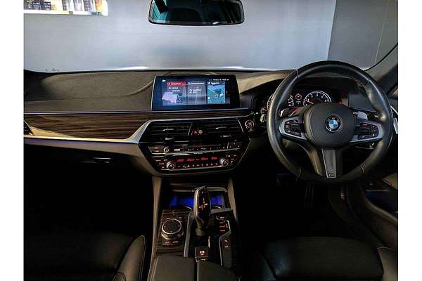 2017 BMW 5 Series 540i M Sport G30
