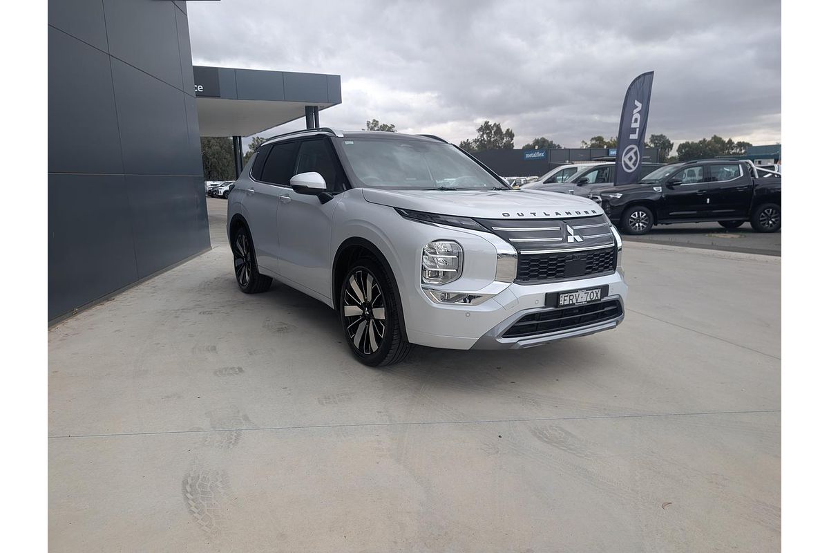 2025 Mitsubishi Outlander Exceed Tourer ZM