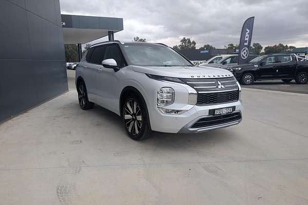 2025 Mitsubishi Outlander Exceed Tourer ZM