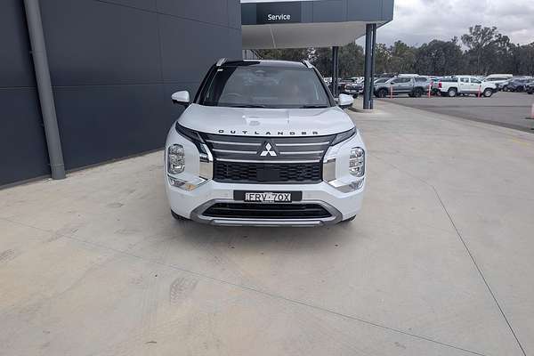 2025 Mitsubishi Outlander Exceed Tourer ZM
