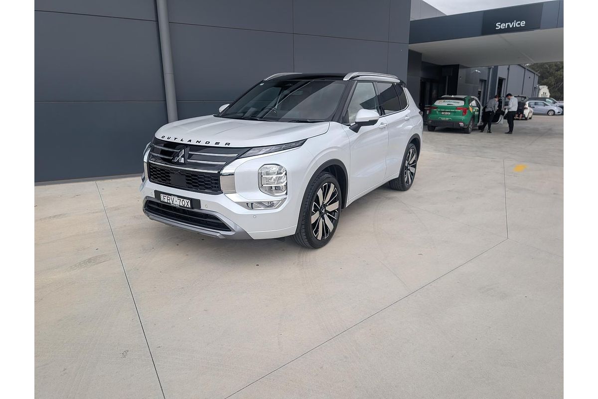 2025 Mitsubishi Outlander Exceed Tourer ZM
