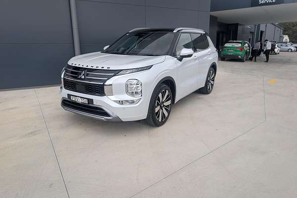 2025 Mitsubishi Outlander Exceed Tourer ZM