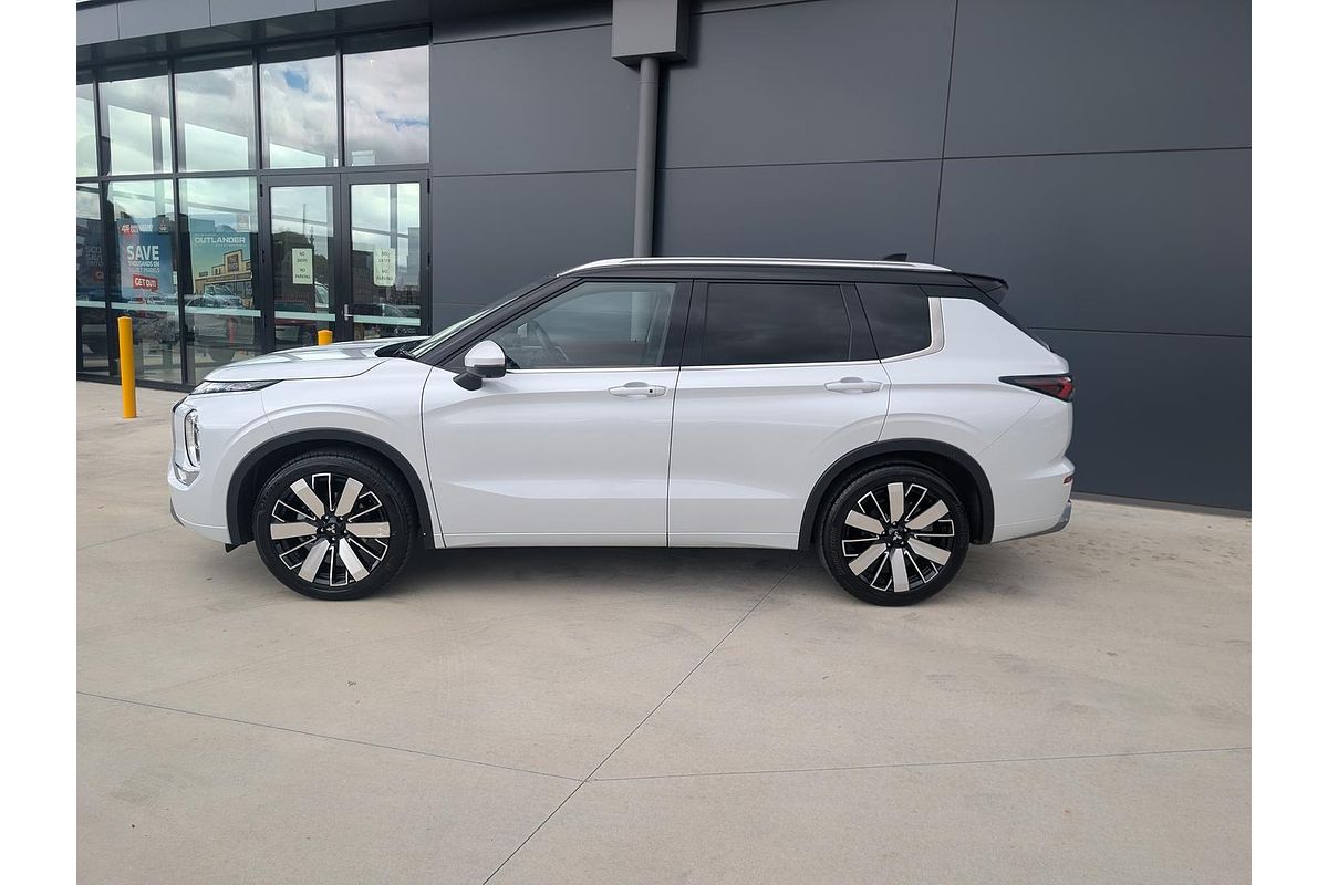 2025 Mitsubishi Outlander Exceed Tourer ZM