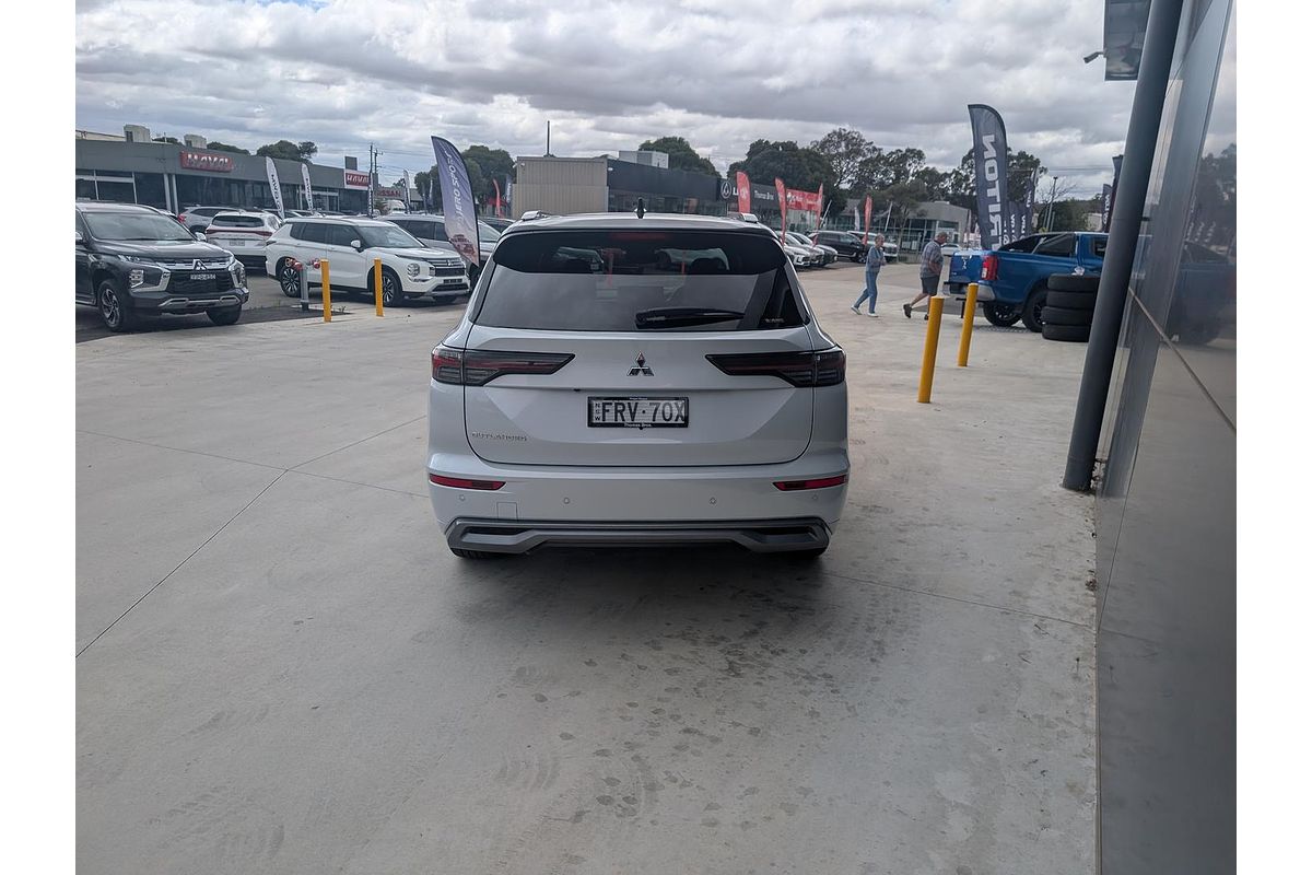 2025 Mitsubishi Outlander Exceed Tourer ZM