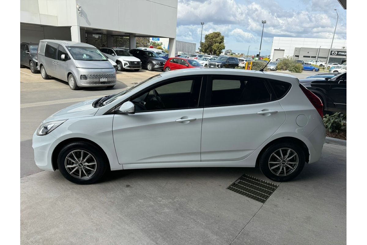 2014 Hyundai Accent Active RB2