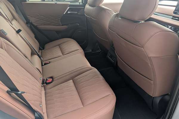 2025 Mitsubishi Outlander Exceed Tourer ZM