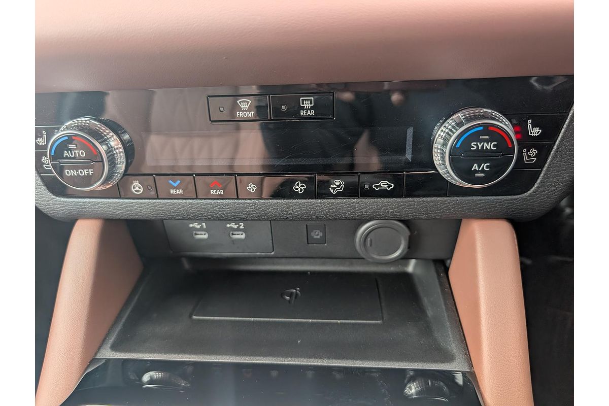 2025 Mitsubishi Outlander Exceed Tourer ZM