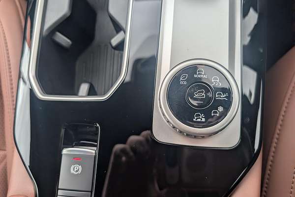 2025 Mitsubishi Outlander Exceed Tourer ZM