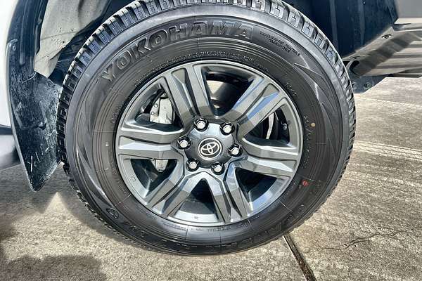 2024 Toyota Hilux SR GUN126R