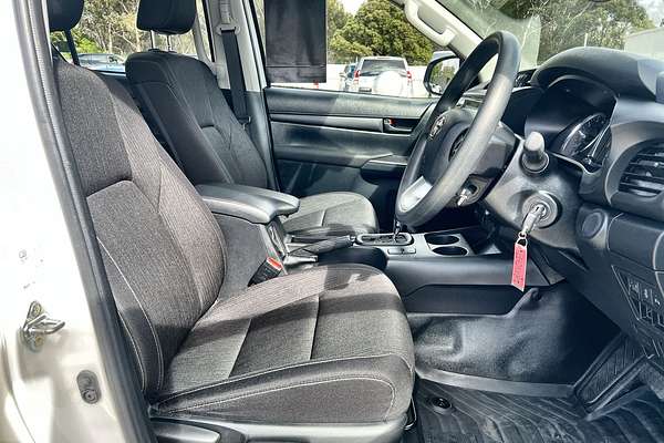 2024 Toyota Hilux SR GUN126R