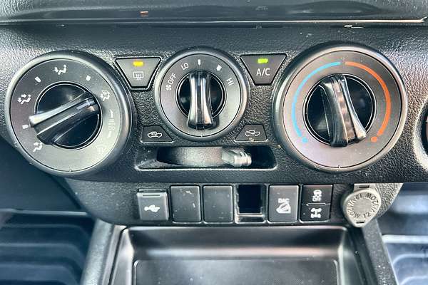 2024 Toyota Hilux SR GUN126R