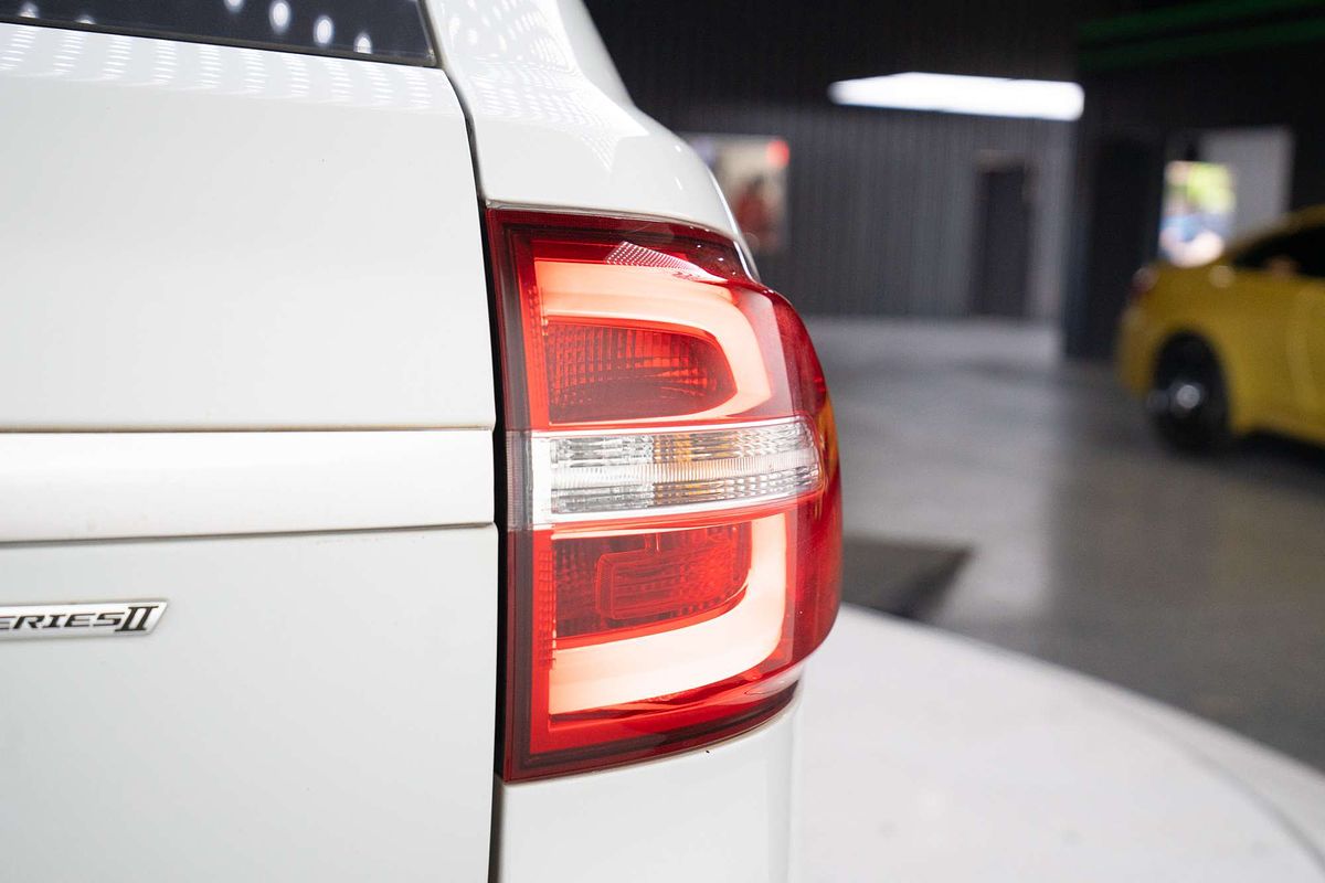 2016 Holden Commodore SV6 Black VF Series II