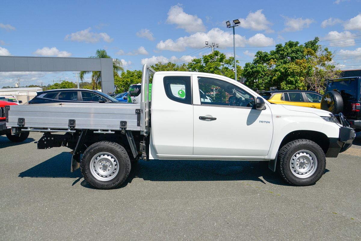 2021 Mitsubishi Triton GLX MR 4X4