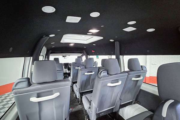 2021 Toyota Hiace Commuter GDH322R ELWB High Roof