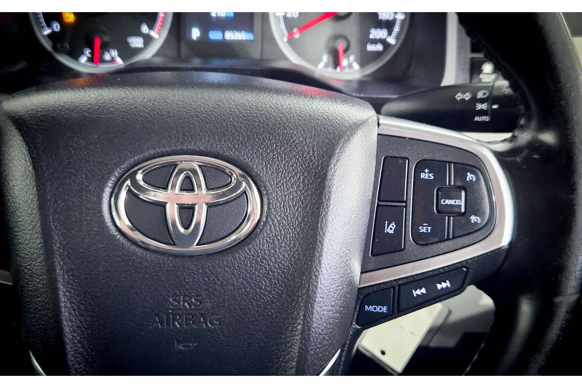 2021 Toyota Hiace Commuter GDH322R ELWB High Roof