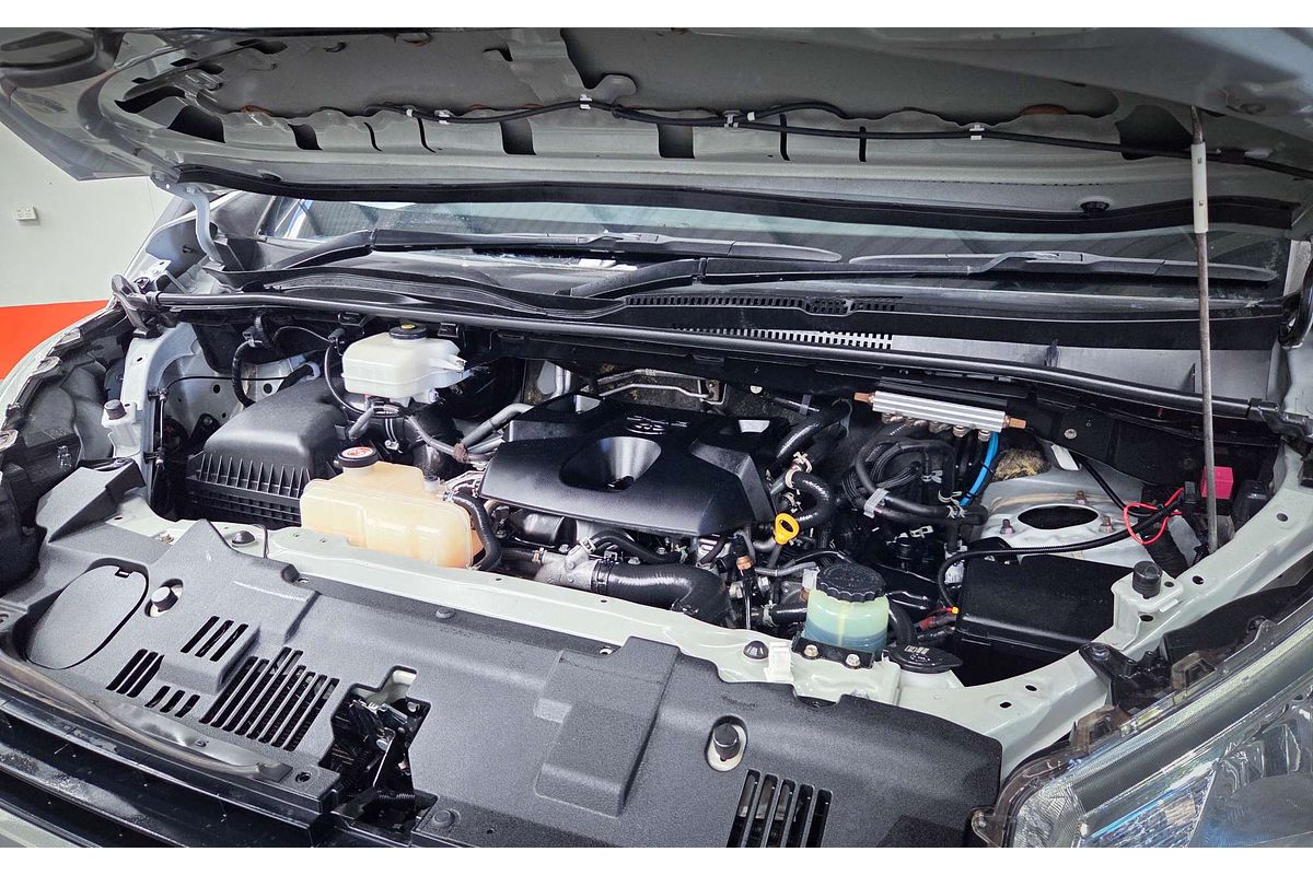 2021 Toyota Hiace Commuter GDH322R ELWB High Roof