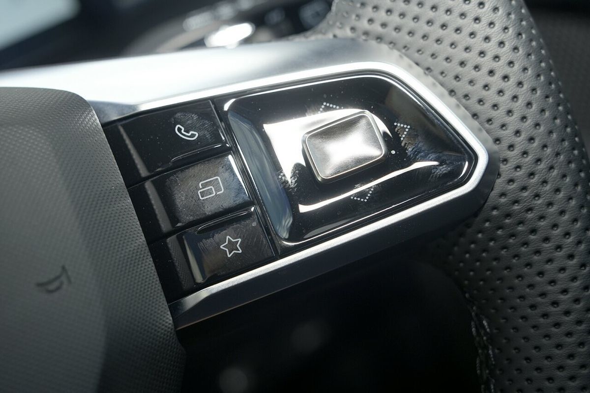 2025 MG HS Super Hybrid Essence AS33P