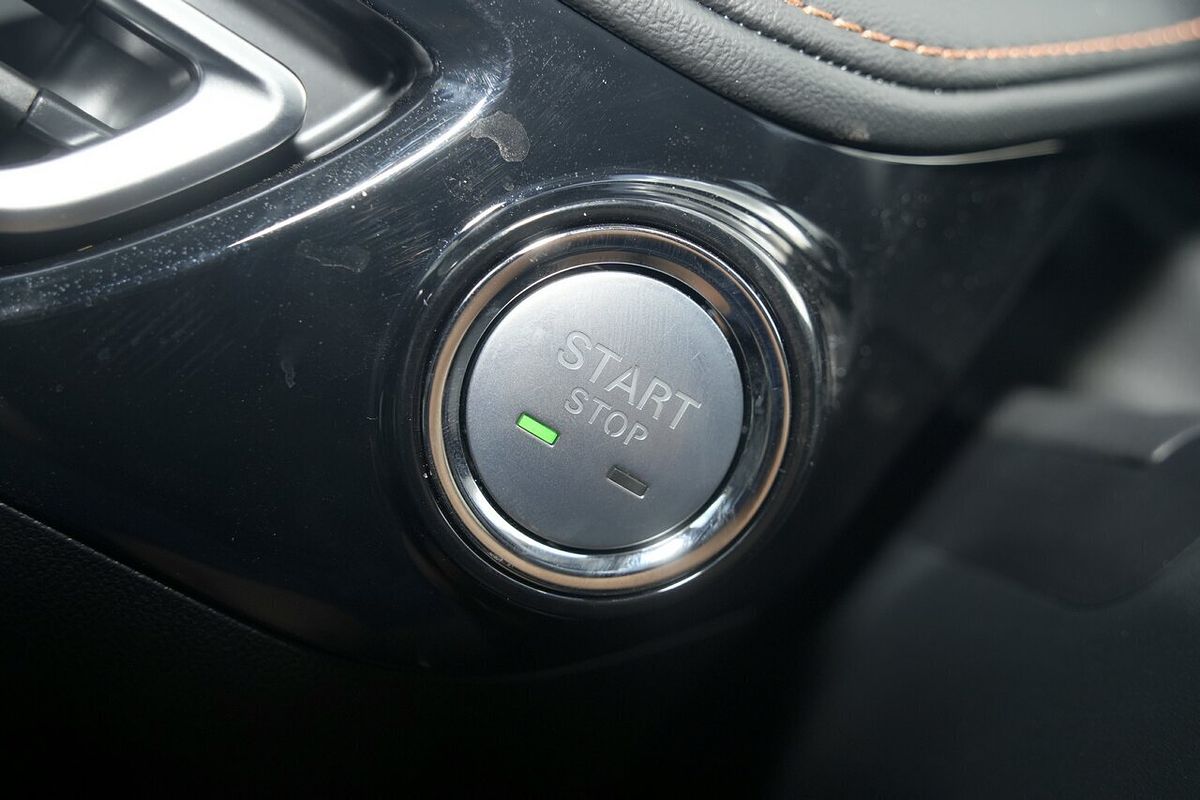 2025 MG HS Super Hybrid Essence AS33P