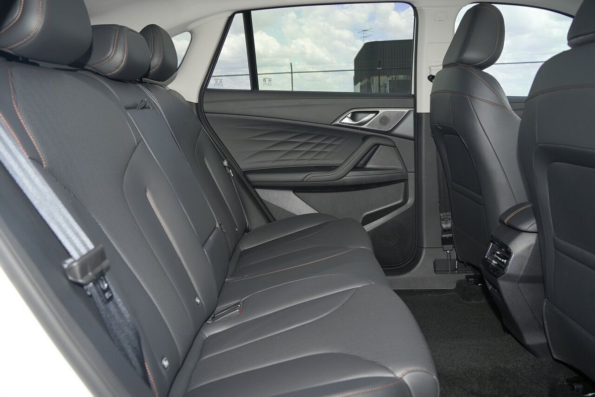 2025 MG HS Super Hybrid Essence AS33P