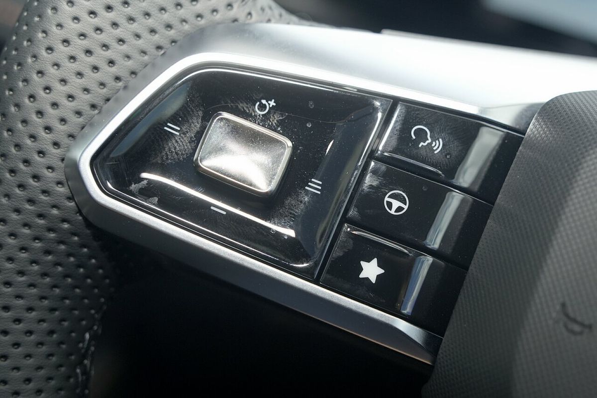 2025 MG HS Super Hybrid Essence AS33P