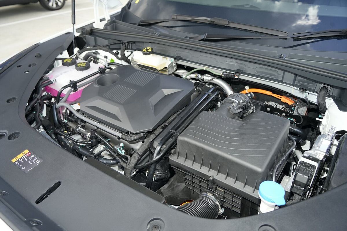 2025 MG HS Super Hybrid Essence AS33P