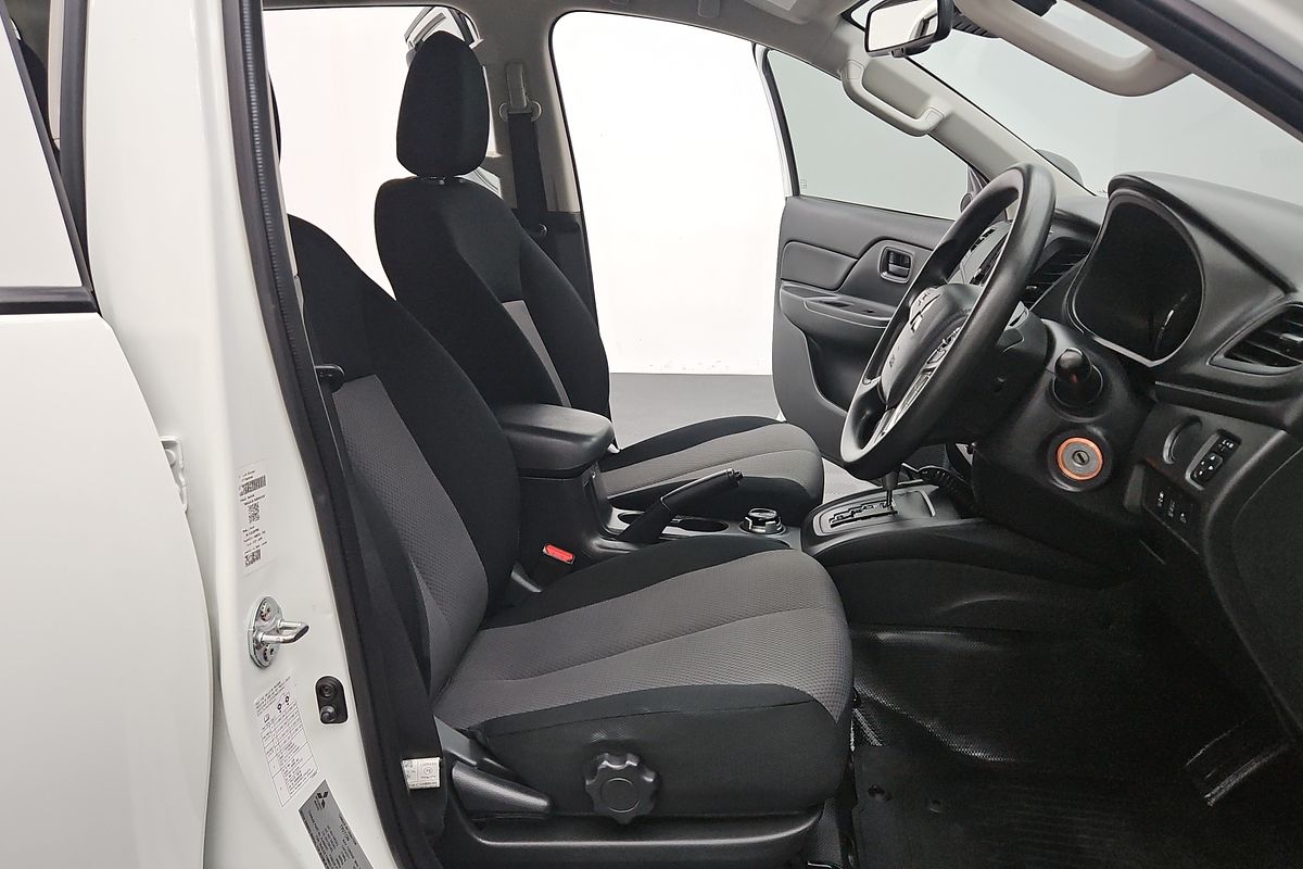 2022 Mitsubishi Triton GLX MR 4X4