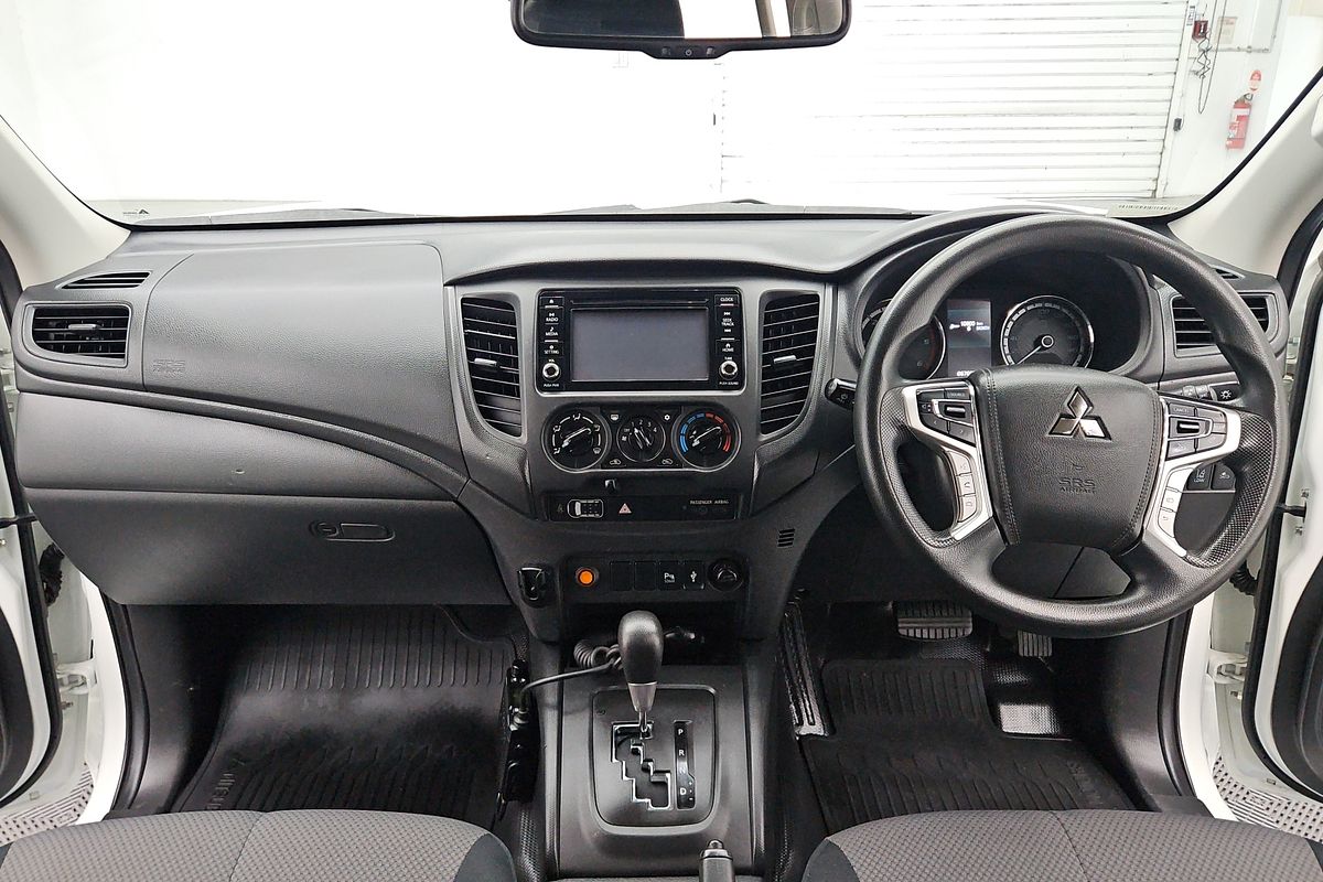 2022 Mitsubishi Triton GLX MR 4X4