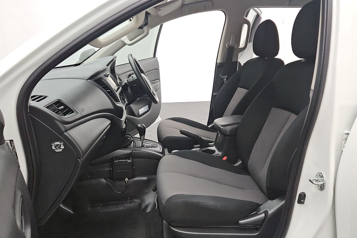 2022 Mitsubishi Triton GLX MR 4X4