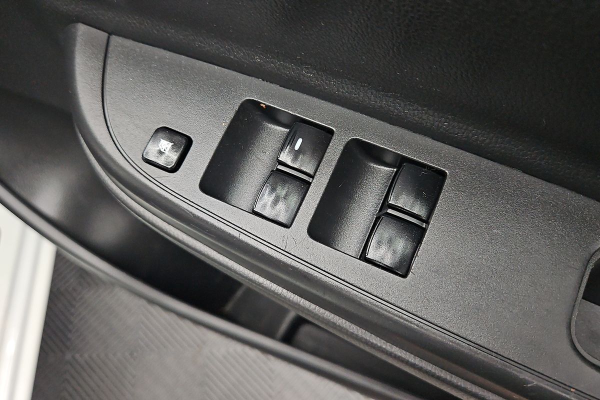 2022 Mitsubishi Triton GLX MR 4X4