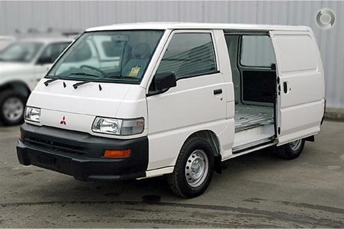 2005 Mitsubishi Express SJ SWB