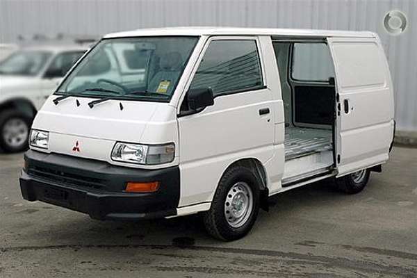 2005 Mitsubishi Express SJ SWB