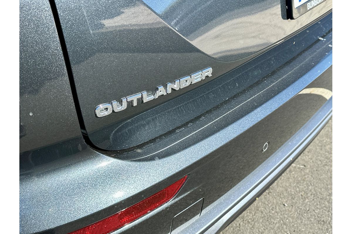 2025 Mitsubishi Outlander LS ZM