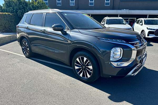 2025 Mitsubishi Outlander LS ZM