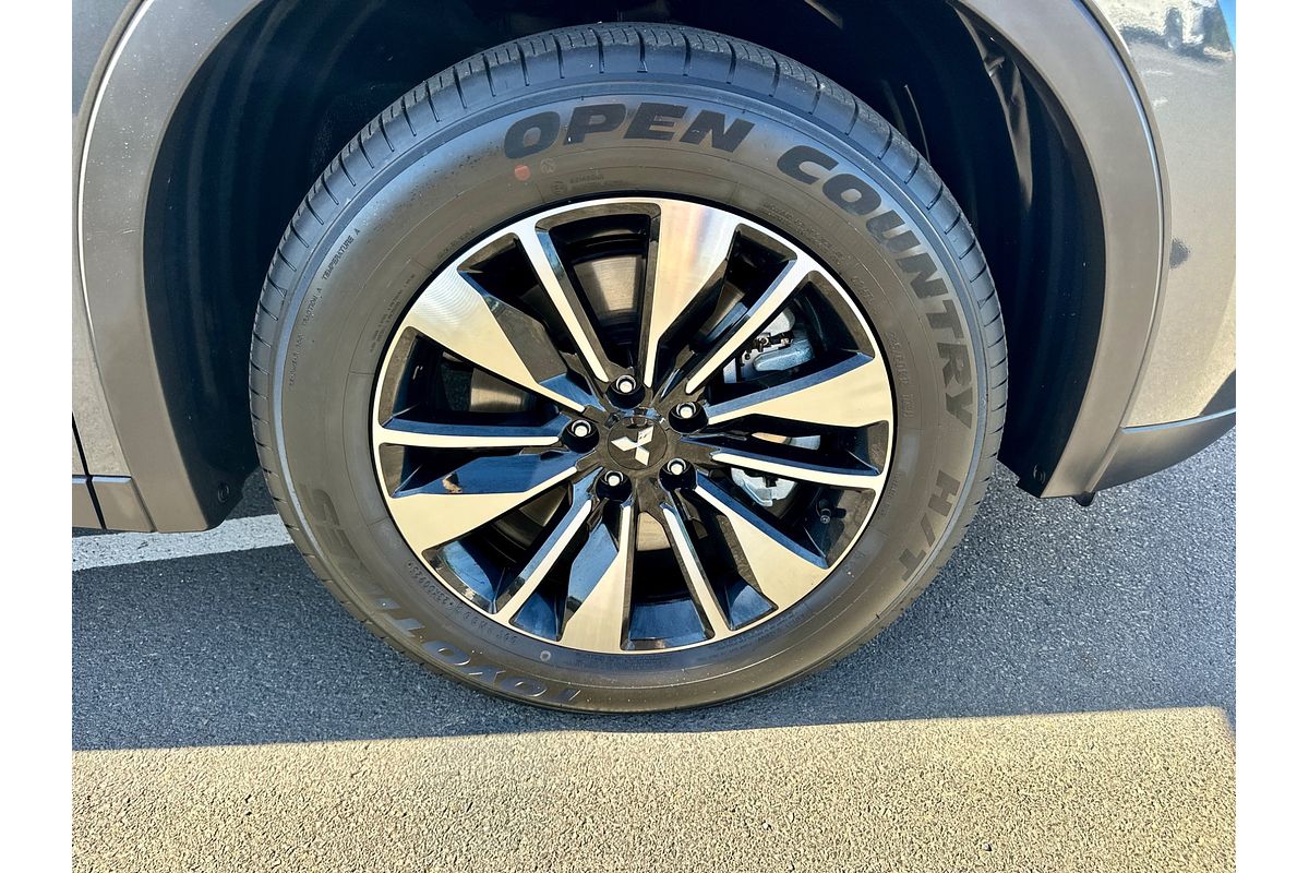 2025 Mitsubishi Outlander LS ZM