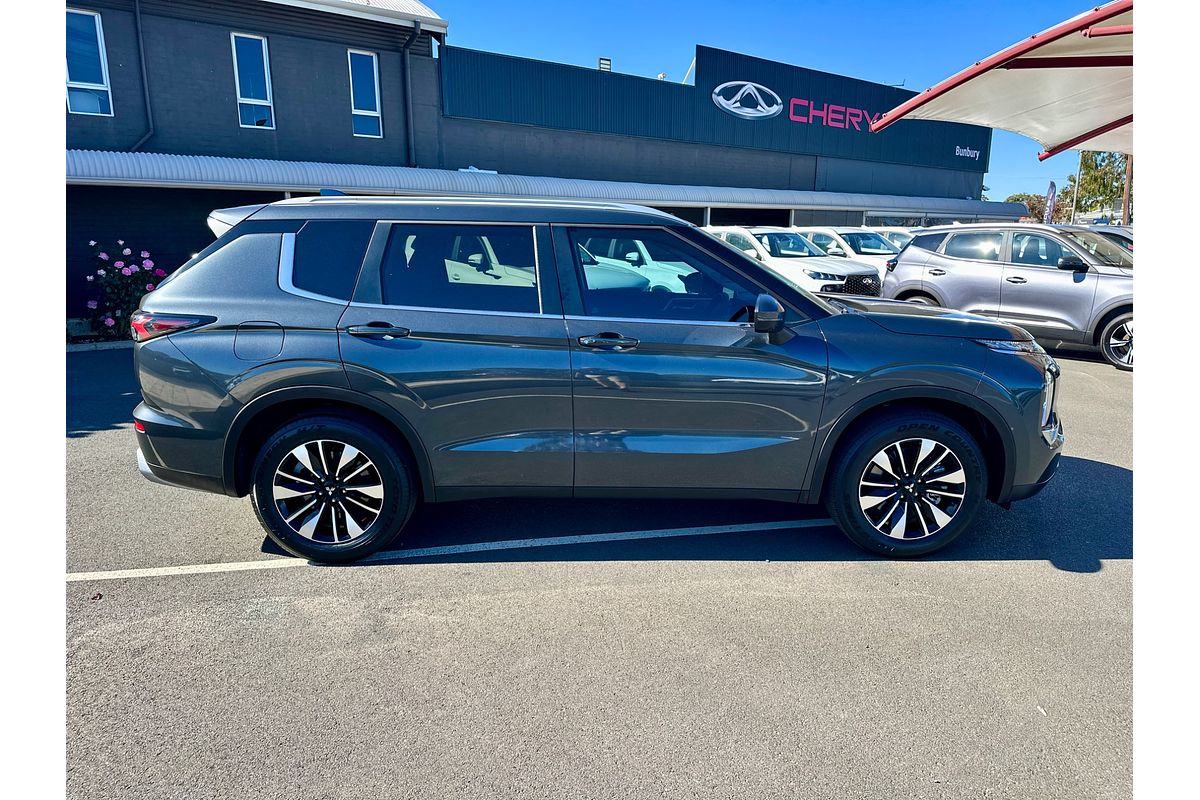 2025 Mitsubishi Outlander LS ZM