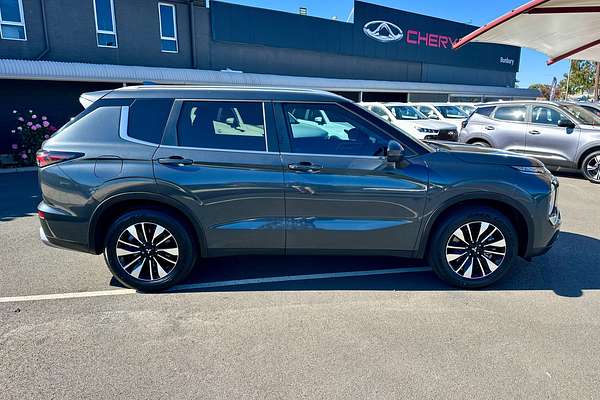 2025 Mitsubishi Outlander LS ZM