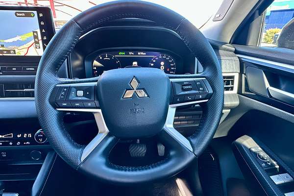 2025 Mitsubishi Outlander LS ZM