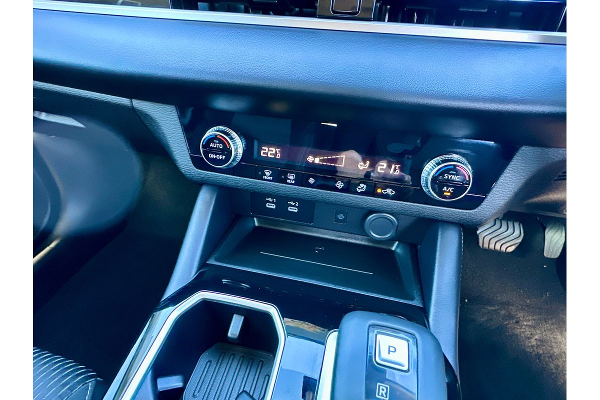 2025 Mitsubishi Outlander LS ZM