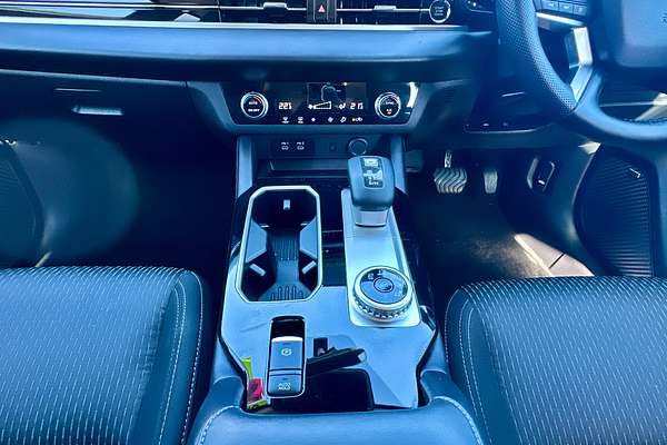 2025 Mitsubishi Outlander LS ZM