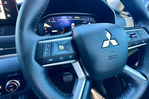 2025 Mitsubishi Outlander LS ZM