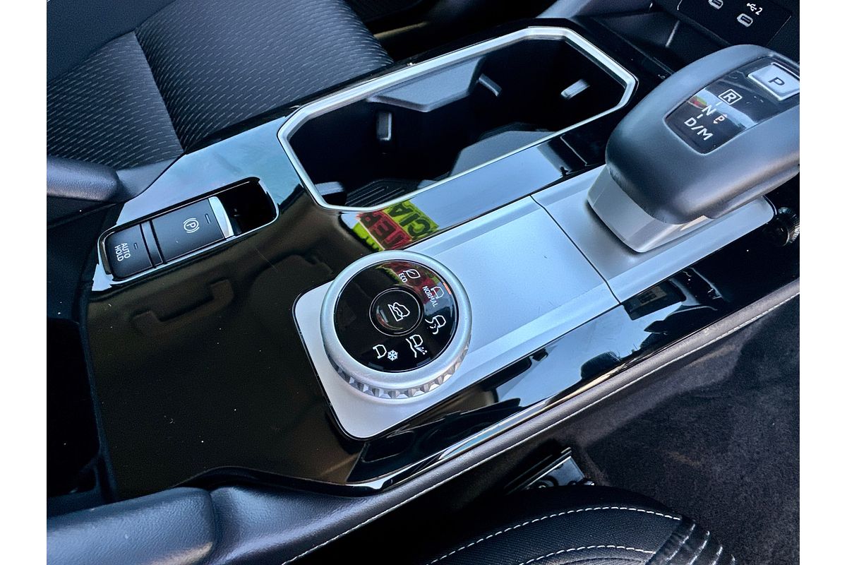 2025 Mitsubishi Outlander LS ZM