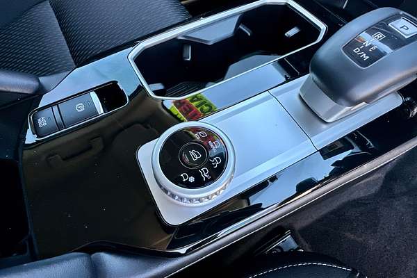 2025 Mitsubishi Outlander LS ZM