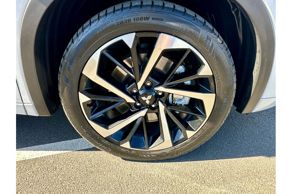 2023 Mitsubishi Outlander Exceed ZM