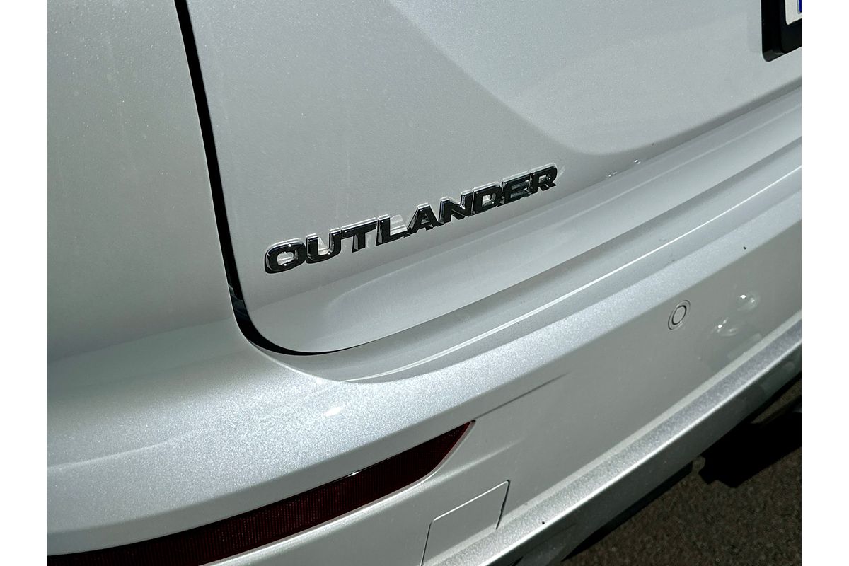 2023 Mitsubishi Outlander Exceed ZM