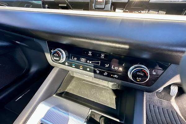 2023 Mitsubishi Outlander Exceed ZM