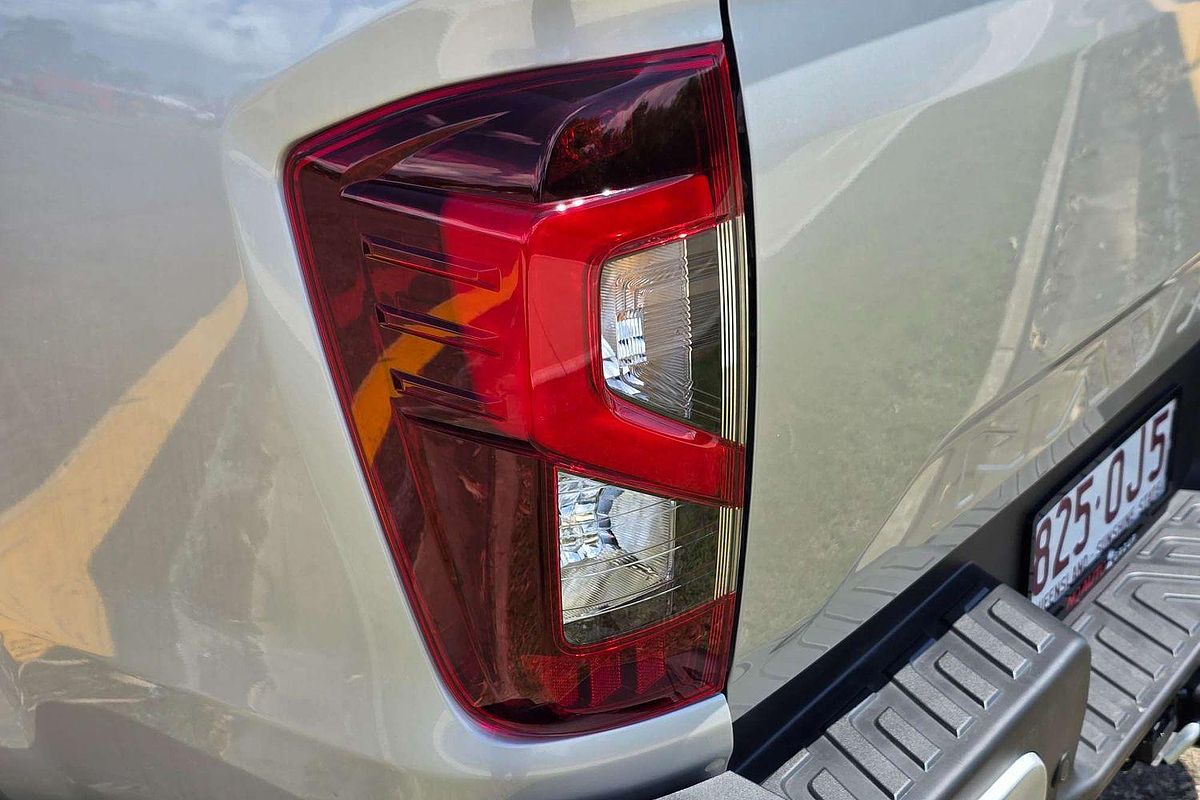 2025 Nissan Navara ST-X D23 4X4